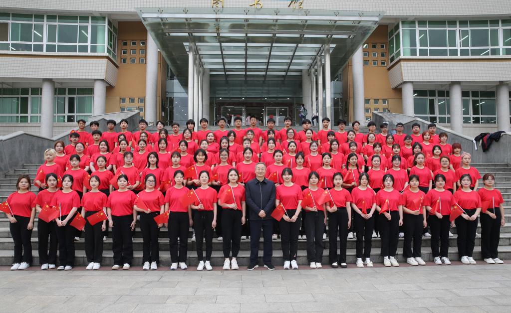 英国365集团公司参加“青春喜迎二十大 百年奋...